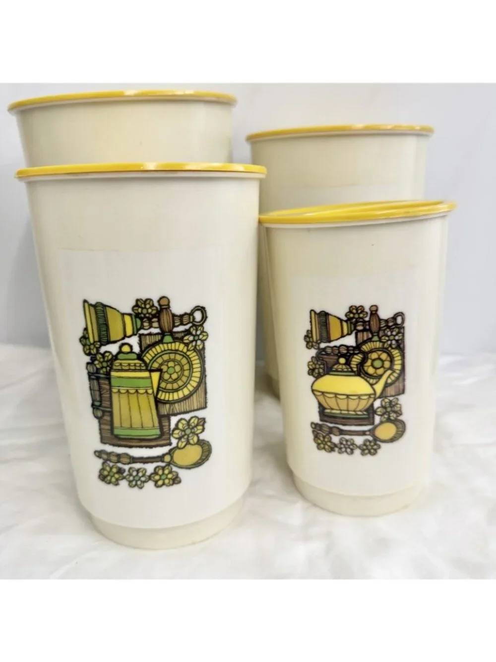 Vintage MCM Nesting Canisters Set of 4 Plastic Kitchen Gourmet 70s Retro Cream